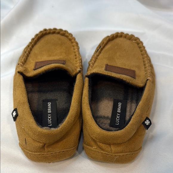 Lucky Brand Micro-Suede Moccasin Slippers, Camel/Tan color, Boys size 13-1, NWOT - Picture 4 of 9